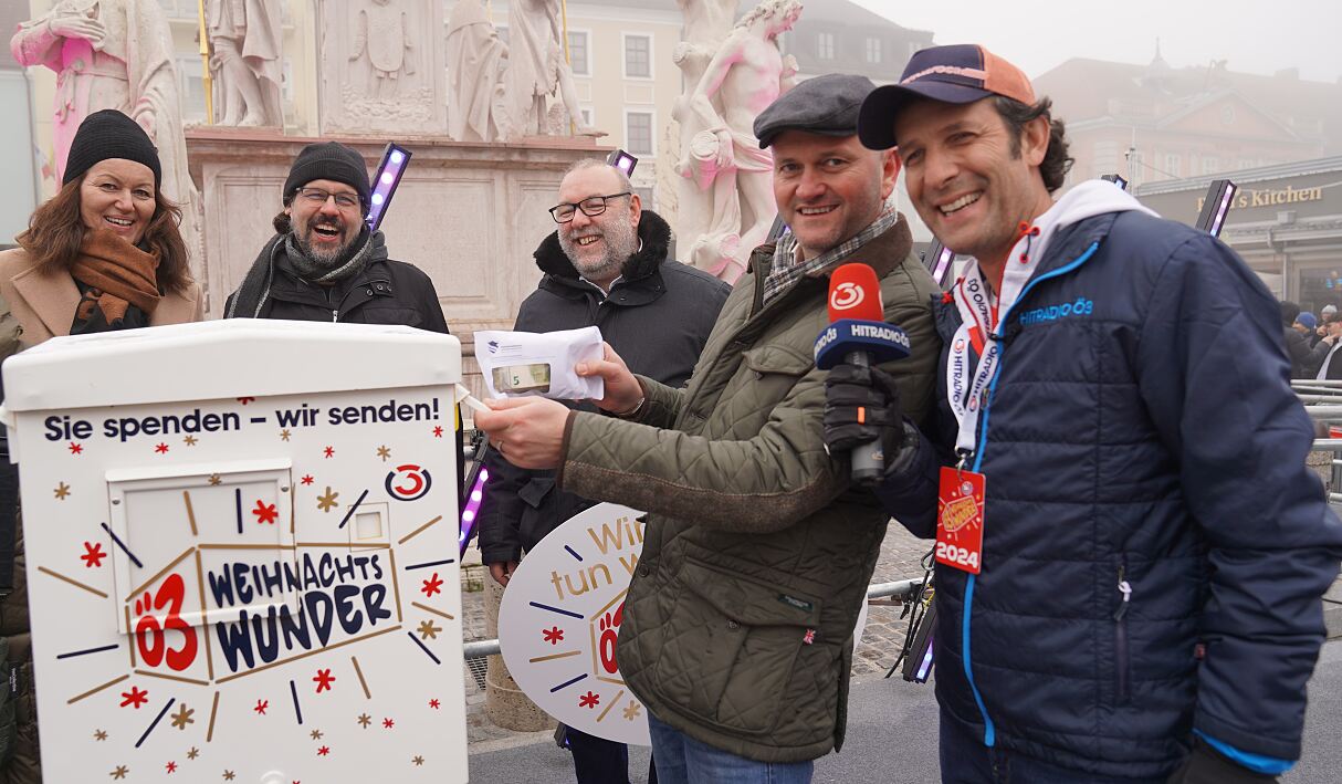 Feierliche Übergabe der Spendensumme der FH Wiener Neustadt für das Ö3 Weihnachtswunder