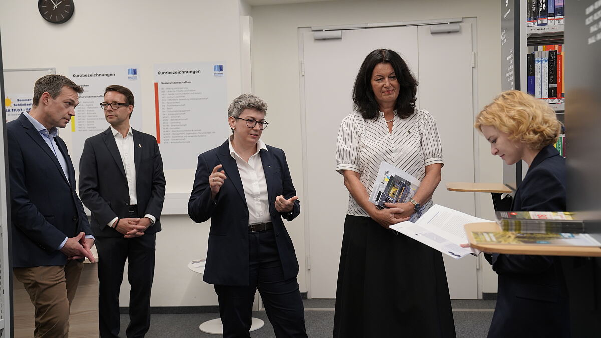 Besuch der Bundesministerin Eva-Maria Holzleitner 