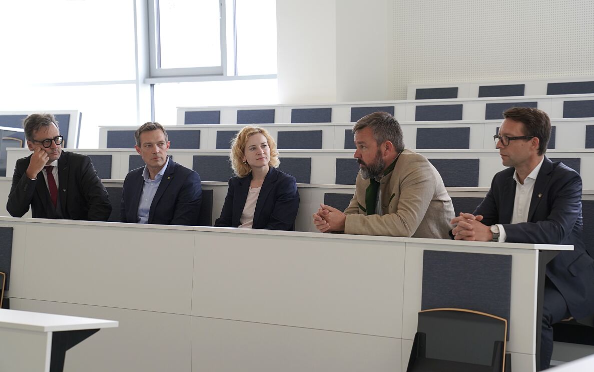 Besuch der Bundesministerin Eva-Maria Holzleitner 