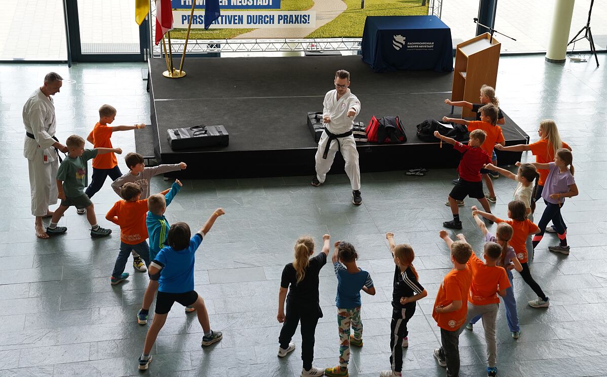 FHKids Forscherferien an der FH Wiener Neustadt